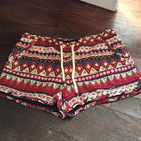 Draw string Aztec shorts