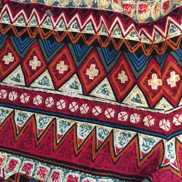 Draw string Aztec shorts - Picture 2 of 2