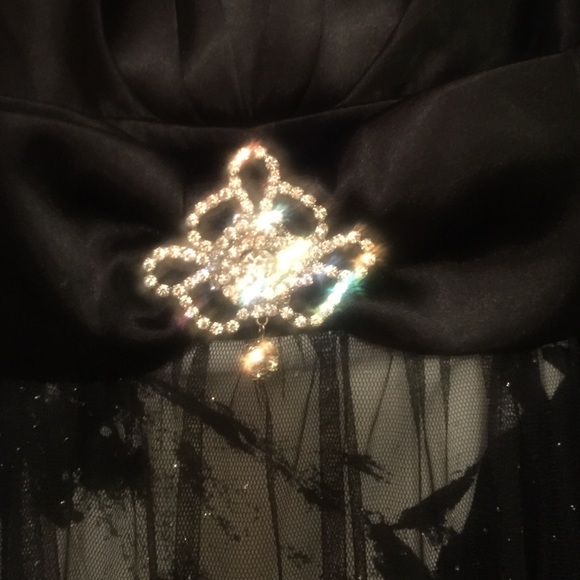 Dress - Picture 3 of 3