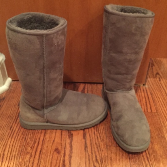 Classic tall grey Uggs! No stains or tears!
