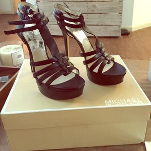 Michael Kors GEORGIE T STRAP black leather heels