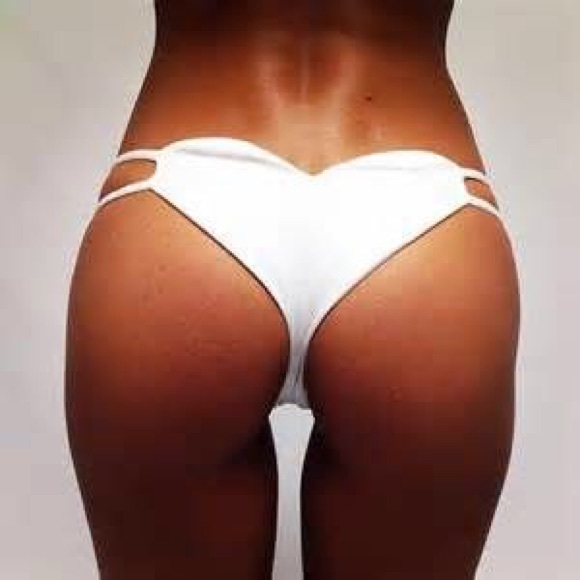 💕Heart shaped bikini bottoms! 💛