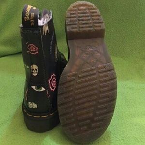 Dr. Martens pascal tattoo boot