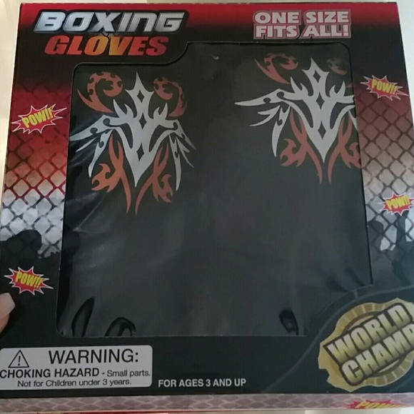 Play kid boxing gloves