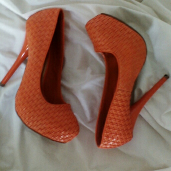 Shoes - Picture 2 of 4