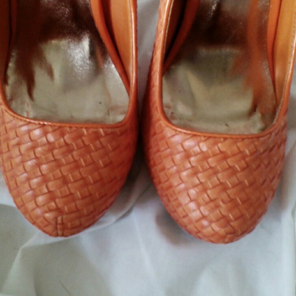 Shoes - Picture 4 of 4