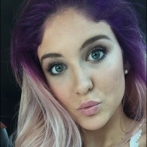 Meet your Posher, Kayla