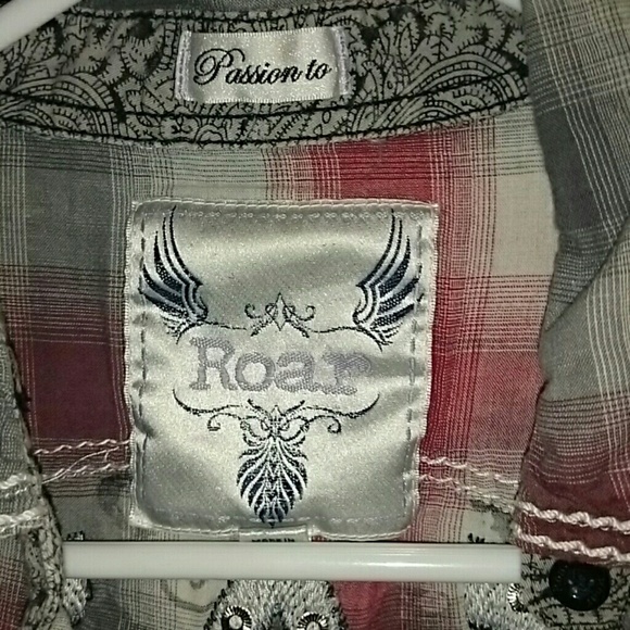 ROAR RHINESTONE BUTTON UP - Picture 4 of 4