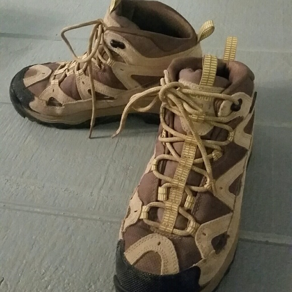 Columbia hiking boots
