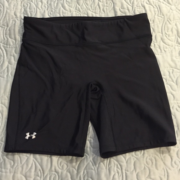 Under Armour Black shorts. Small