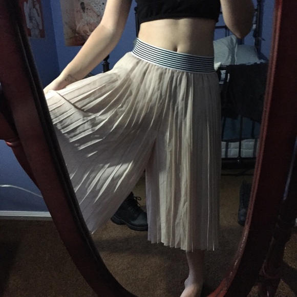 PANTTTSSSS - Picture 2 of 2