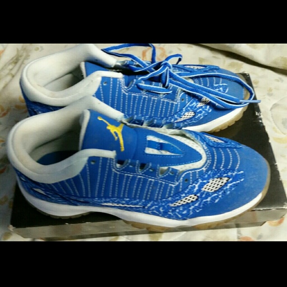 🔴🔴🔴SOLD🔴🔴🔴RETRO 11 LOW - Picture 2 of 4