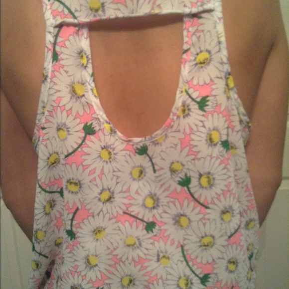 Flowered top - Picture 4 of 4