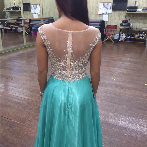 Green embellished beautiful dress - Picture 2 of 2