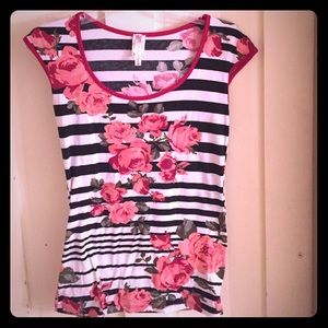 Rose design tee shirt- scoop neck