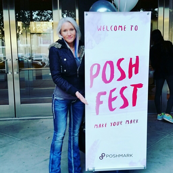 I'M HERE... POSHFEST 2015! EEEEE!!! x) - Picture 3 of 4