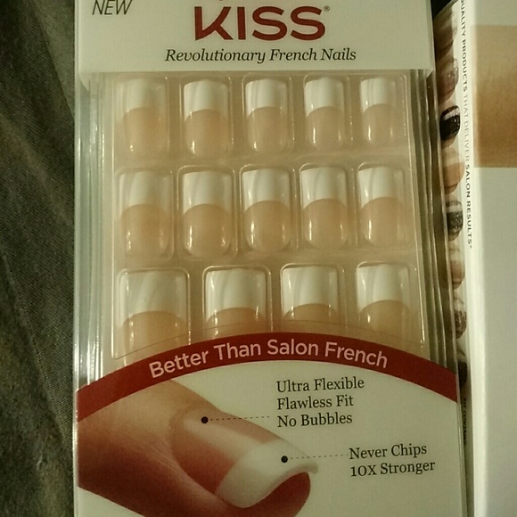 Two pack of kiss nails