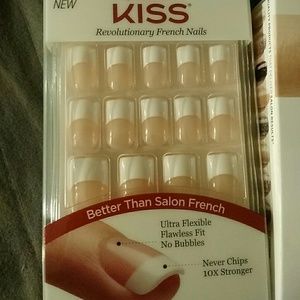 Two pack of kiss nails
