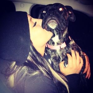 Meet your Posher, Chloe