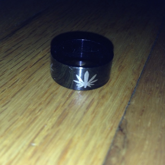 Ring - Picture 2 of 2