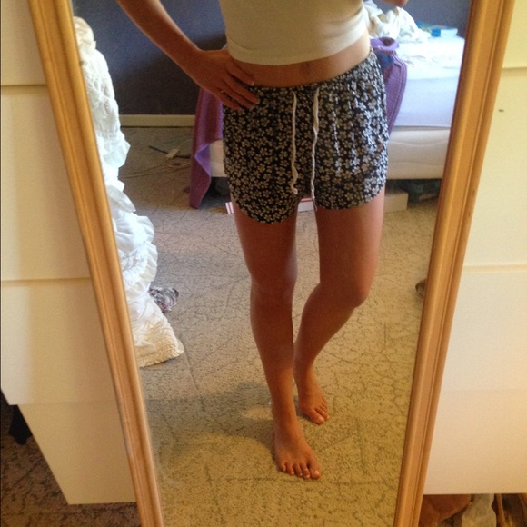 Brandy Melville shorts