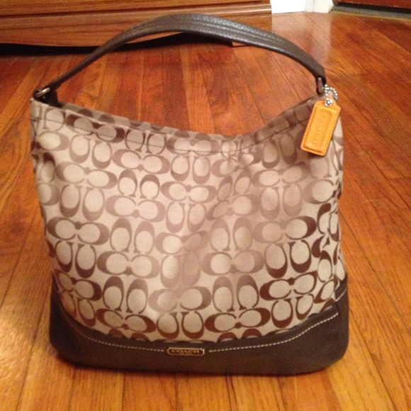 Authentic classic coach bag!