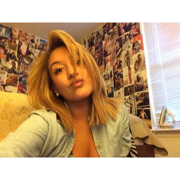 Meet your Posher, Stephanie - Picture 4 of 4