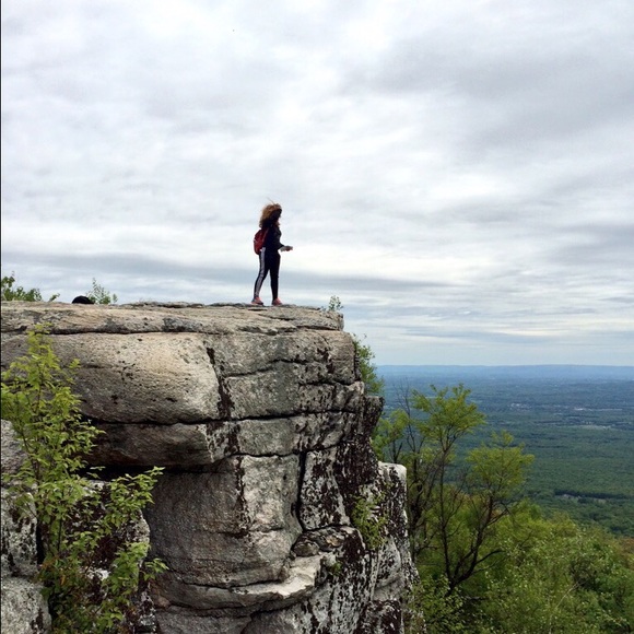 Meet your Posher, Stephanie - Picture 3 of 4