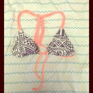 Cute bikini top!