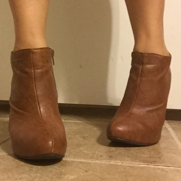 Modeling - Picture 2 of 3