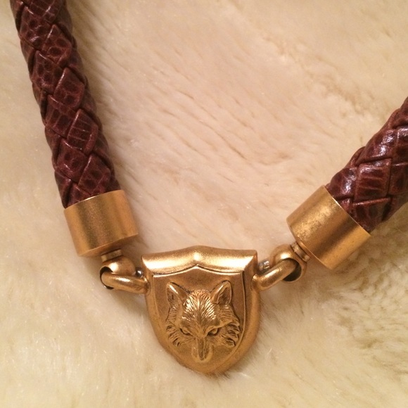 Doncaster fox necklace