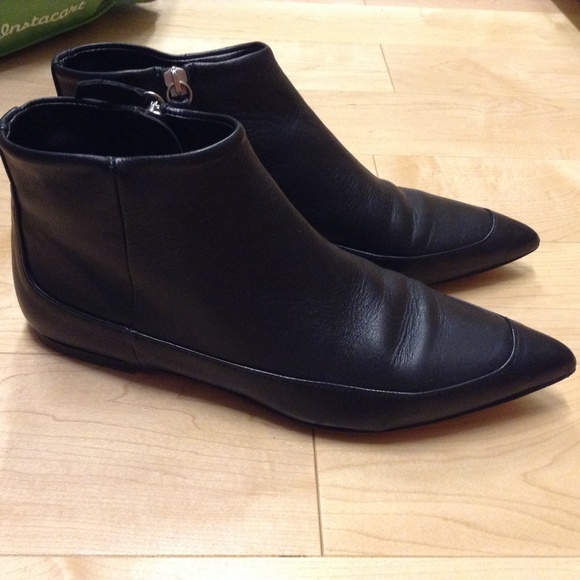 Zara Shoes - Zara black leather booties