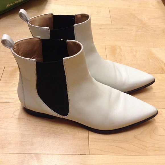 Zara Shoes - Zara white leather chelsea boots