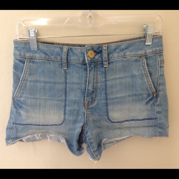American Eagle mid waisted shorts