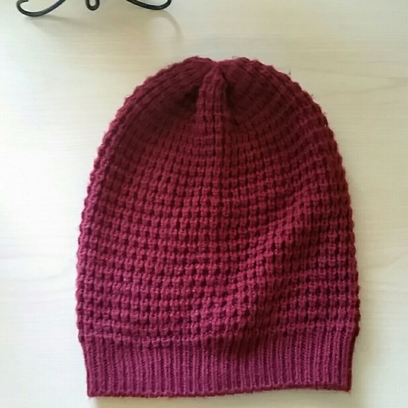 Xhilaration Accessories - 🍁Burgundy Knit Beanie🍁