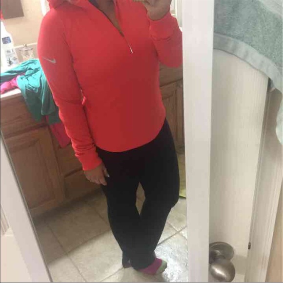 Nike Dri-Fit pullover. - Picture 4 of 4