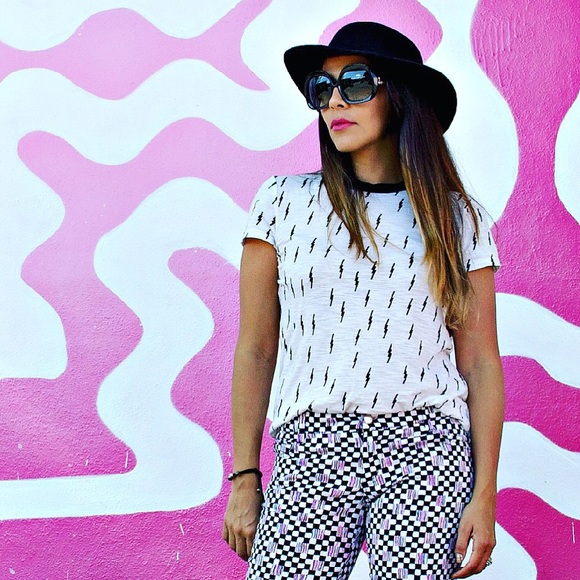 Meet your posher - Picture 2 of 2