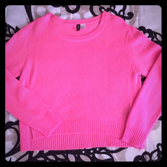 Bright pink cropped H&M sweater