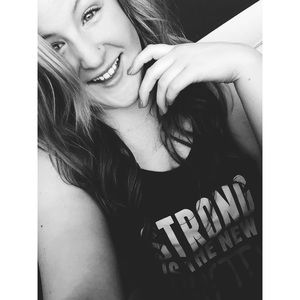 Meet your Posher, Lauren