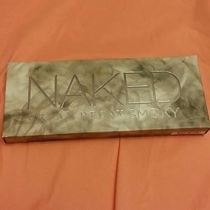 Urban Decay Naked Smoky Palette