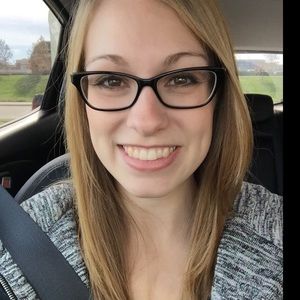 Meet your Posher, Brooke