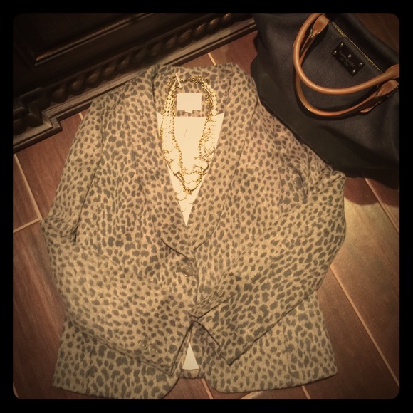 NWOT Loft Grey Animal print size 4 jacket
