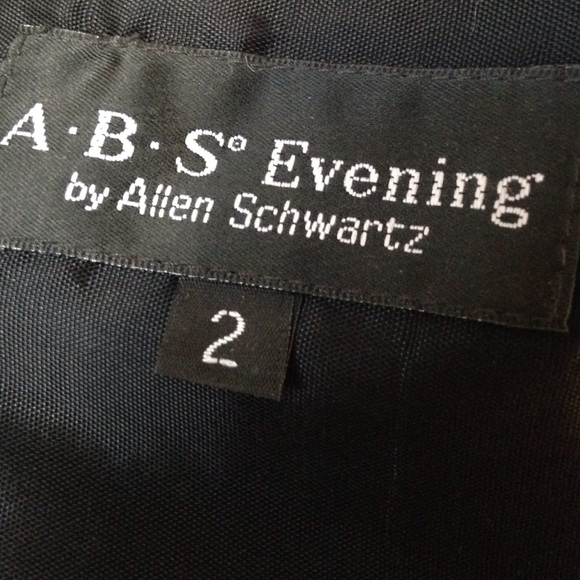 Size 2 black dress - Picture 2 of 4