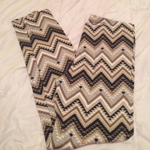 RUE 21 printed leggings.