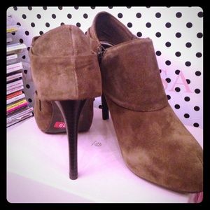 NEW Taupe Pumps size 10