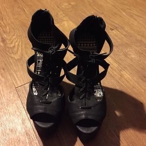Black scrappy wedges
