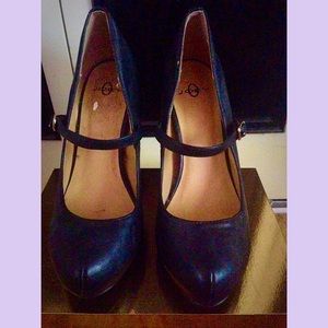 Black Mary Jane heels
