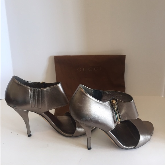 Gucci Champagne Metallic Ankle Strap Heels - HP - Picture 2 of 5