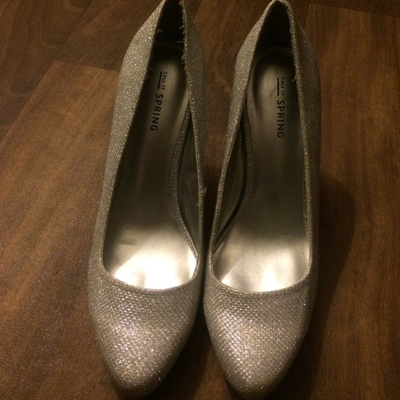Silver heels - Picture 2 of 4