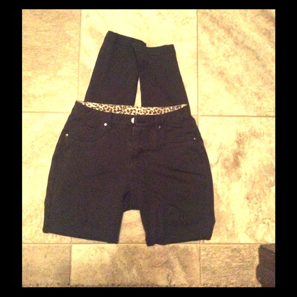 Black stretchy skinny jeans